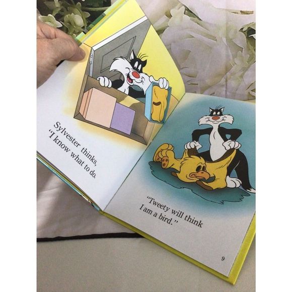 Vintage 1990 Golden Book “Sylvester and Tweety What A Mess” - Picture 8 of 10